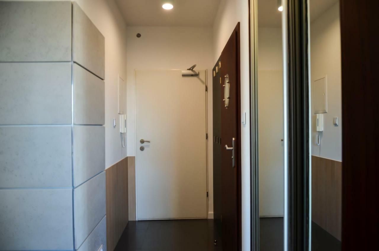 Aleja Wyscigowa 4C By Homeprime Varsovia Exterior foto